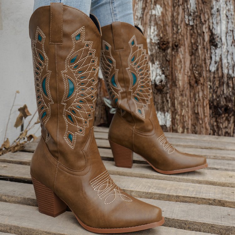Dakota Embroidered Boots